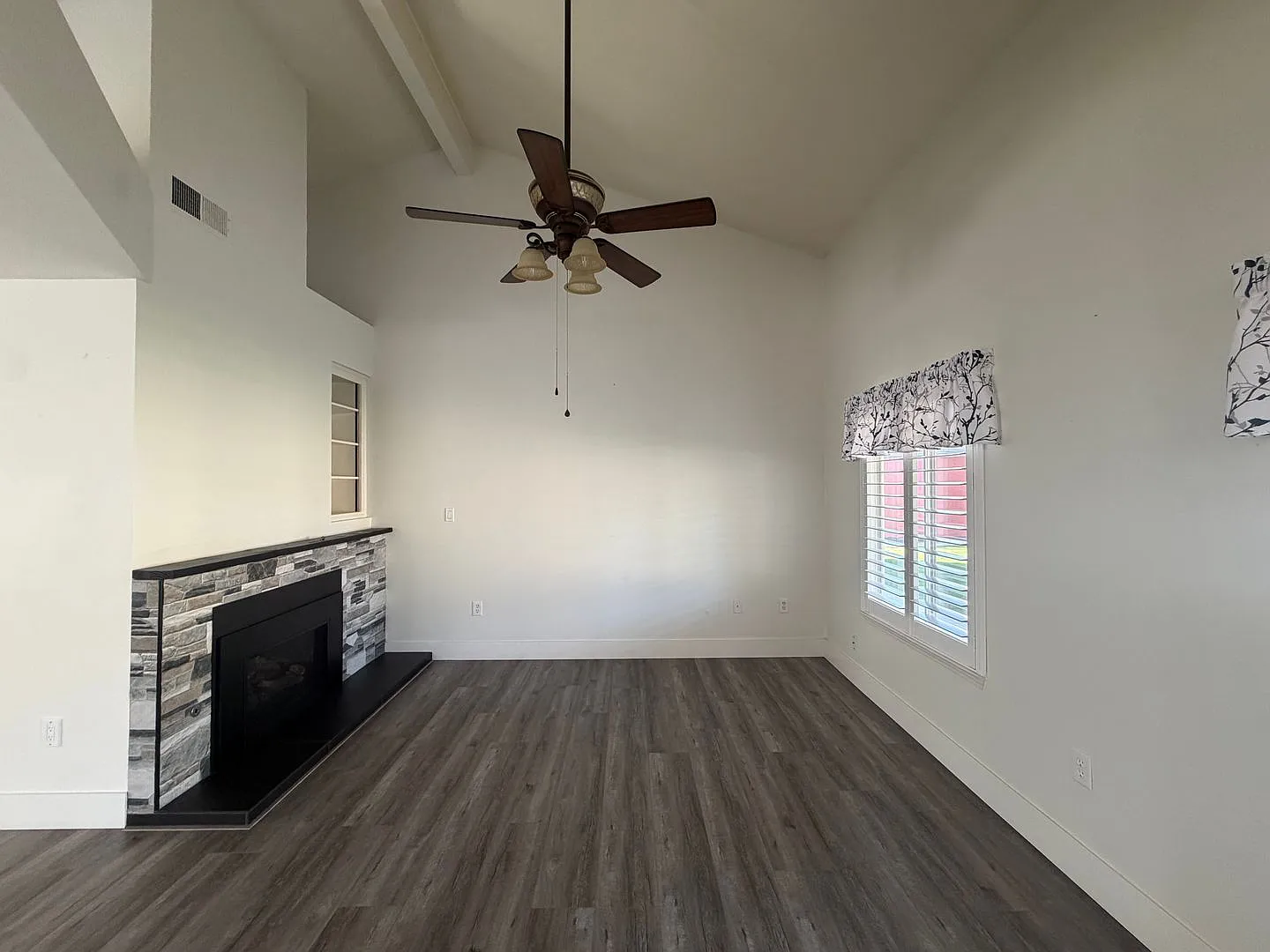 Beautiful NW Bakersfield Home! — Photo 4