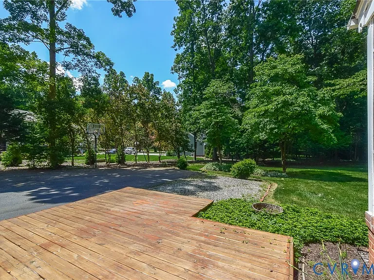 13921 Whitechapel Rd — Photo 31