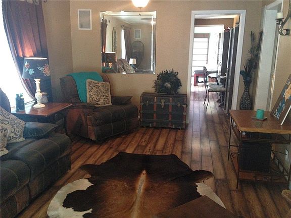 4th image of 1419 Oak St