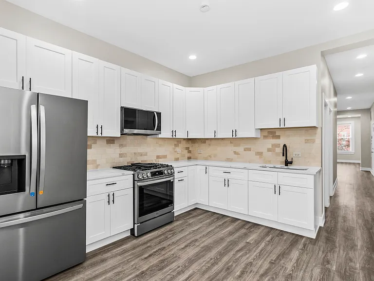 2355 N Milwaukee Ave #2 — Photo 8