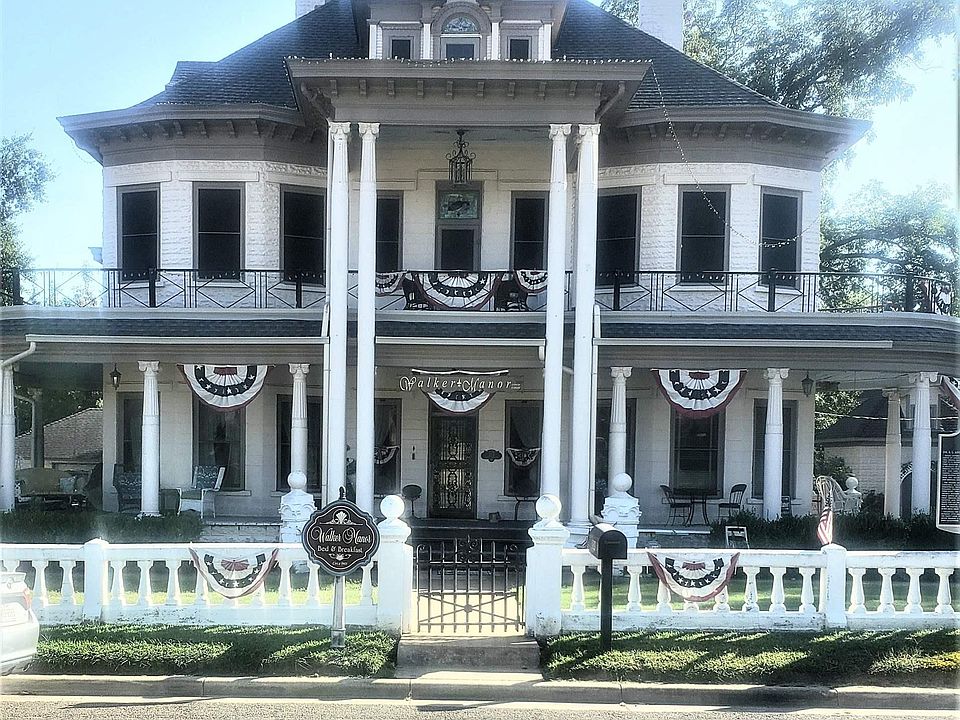 1st image of 214 E Commerce Ave