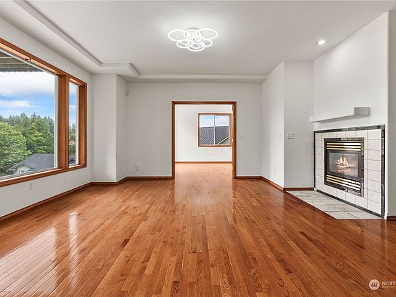 4th image of 13122 79th Court E