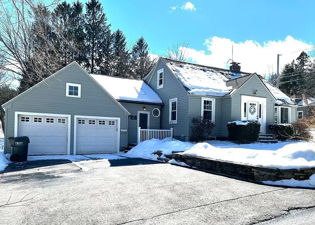 3 bed, 1539 sqft, $3,900 — Photo 1