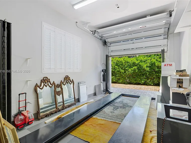 6905 SW 75th Ave — Photo 30
