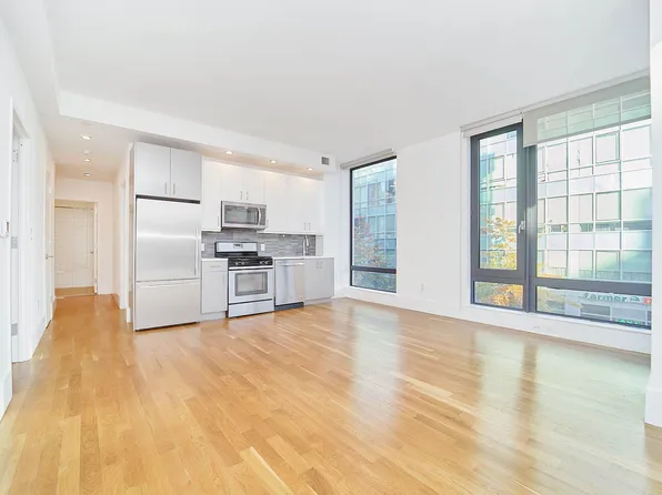 531 Myrtle Avenue image 5 of 19