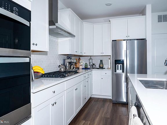 3rd image of 16132 Frederick Rd