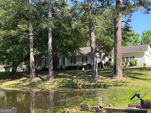 2nd image of 403 Payne Pl