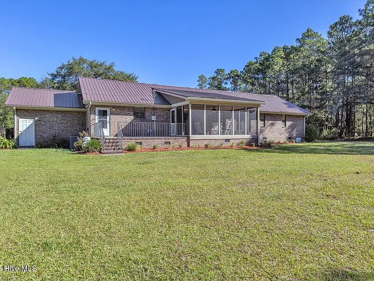 7071 Old Oak Rd NW — Photo 3