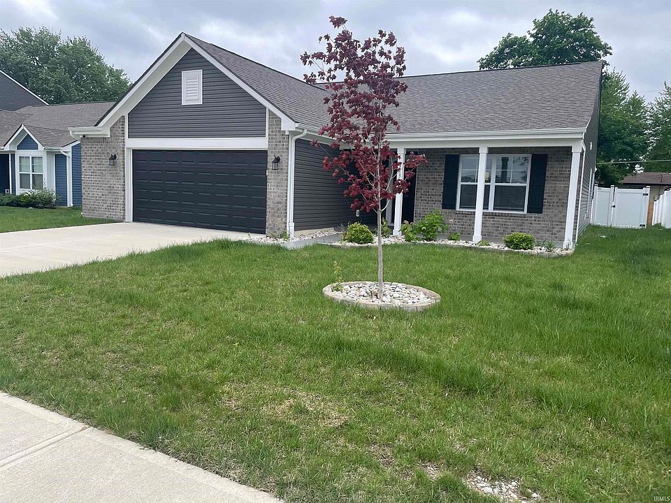 1st image of 913 Sand Walk Ln