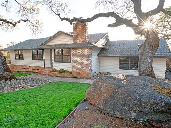 2nd image of 2320 Pinon Road