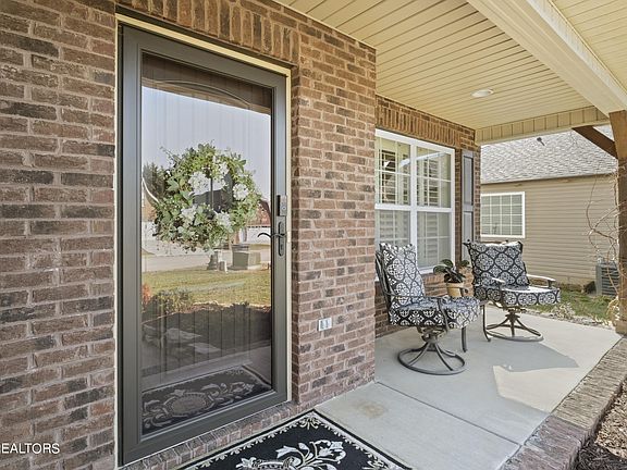 4th image of 5524 Meadow Wells Dr