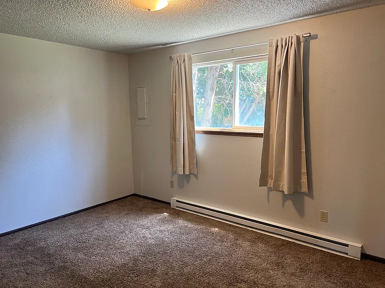 1804 N Regal St — Photo 7
