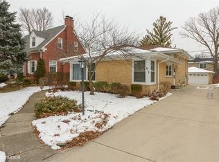 913 S Knight Ave, Park Ridge, IL 60068