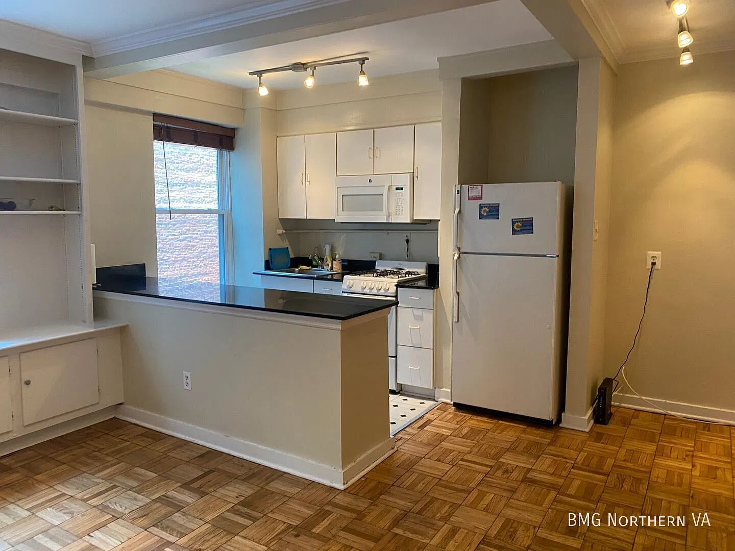 Charming 1 Bed 1 Bath Mid-Rise Condo In West End - Between Dupont Circle & Foggy Bottom — Photo 4