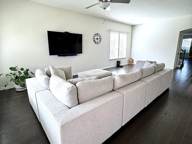 2509 Temple Dr — Photo 4