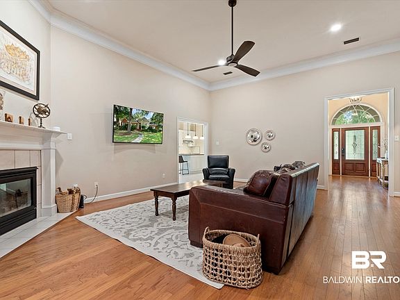 4th image of 9740 Aspen Cir