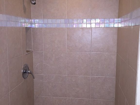 5th image of 4123 Avondale Ave #204
