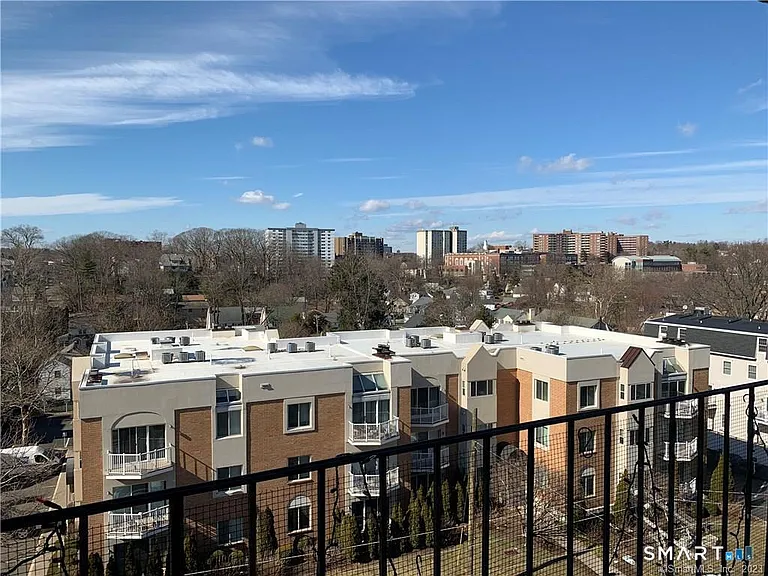 87 Glenbrook Rd #7G — Photo 16