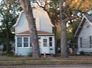 607 E 7th Ave, Redfield, SD 57469