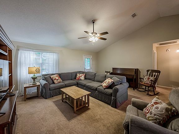 4th image of 7 Skylark Ct