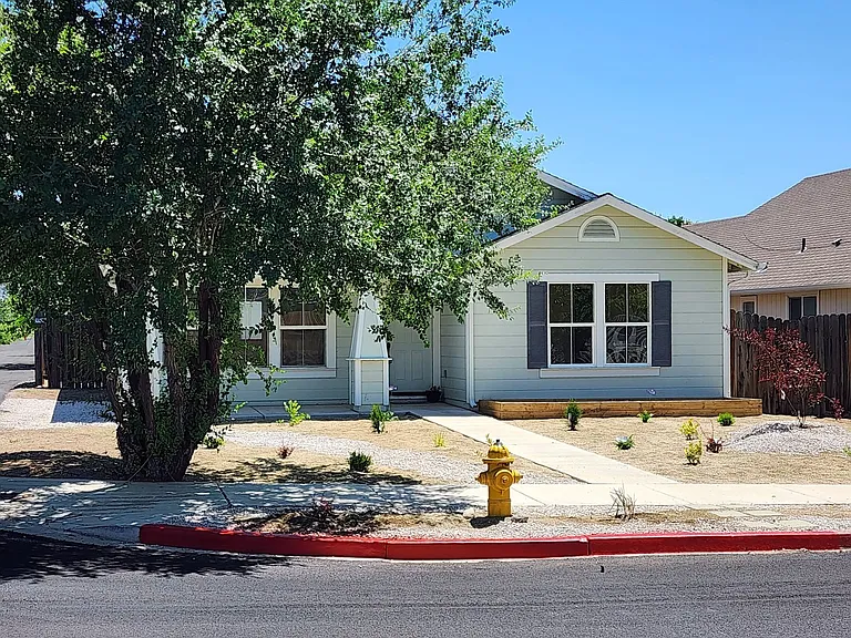 1435 Honey Locust Ave — Photo 3