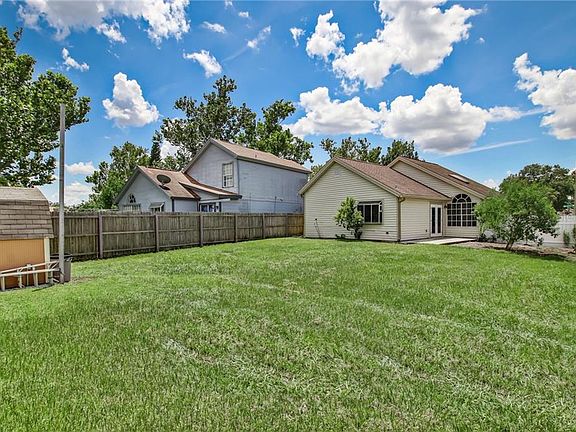 4th image of 2201 Canonero Ct