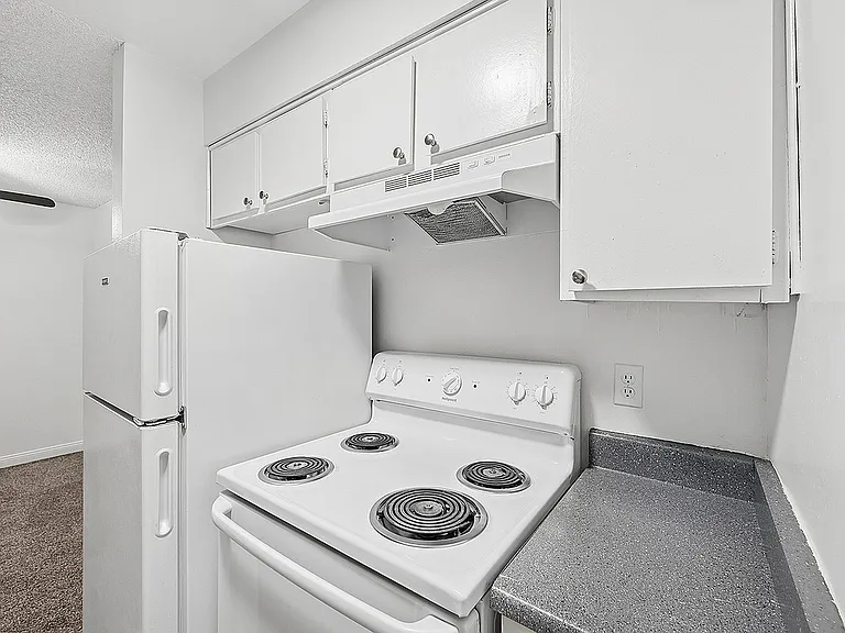 Pennwood Place — Photo 7