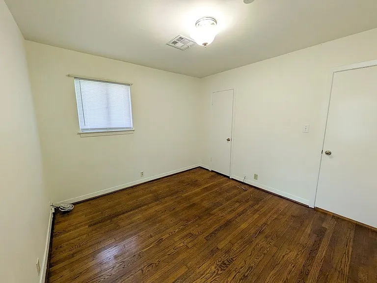 5040 Raleigh Dr — Photo 14