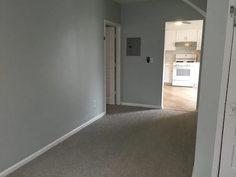 90 Union Ave — Photo 15