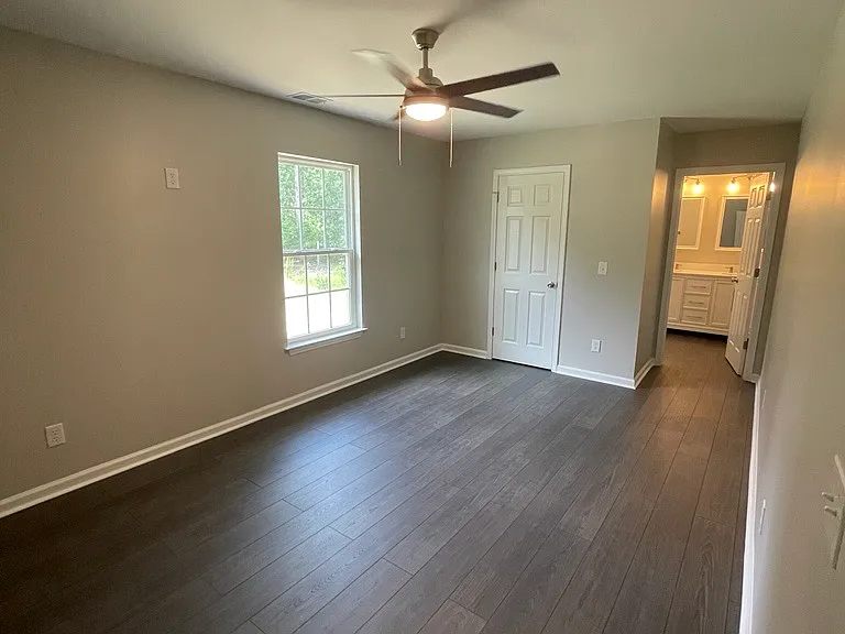 1006 Crystal Springs Dr — Photo 7