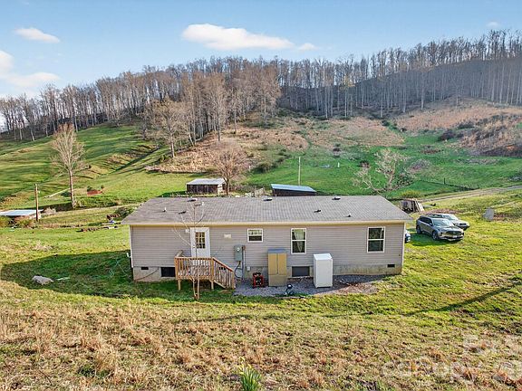 5th image of 212 Ball Hollow Ln