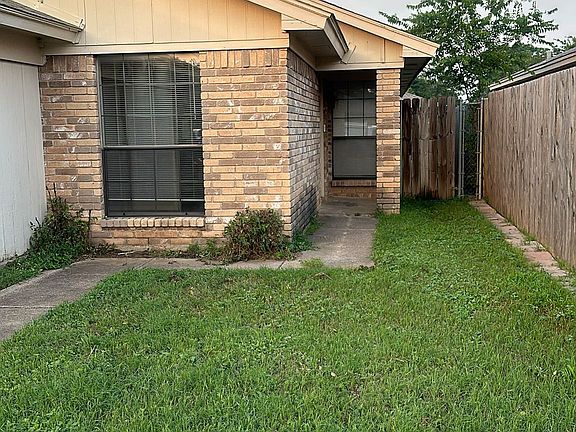 2nd image of 6711 Crestmont Ct
