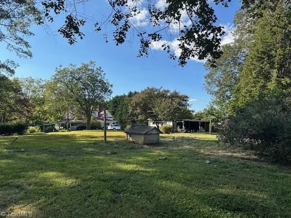 212 River St, Pfafftown, NC 27018