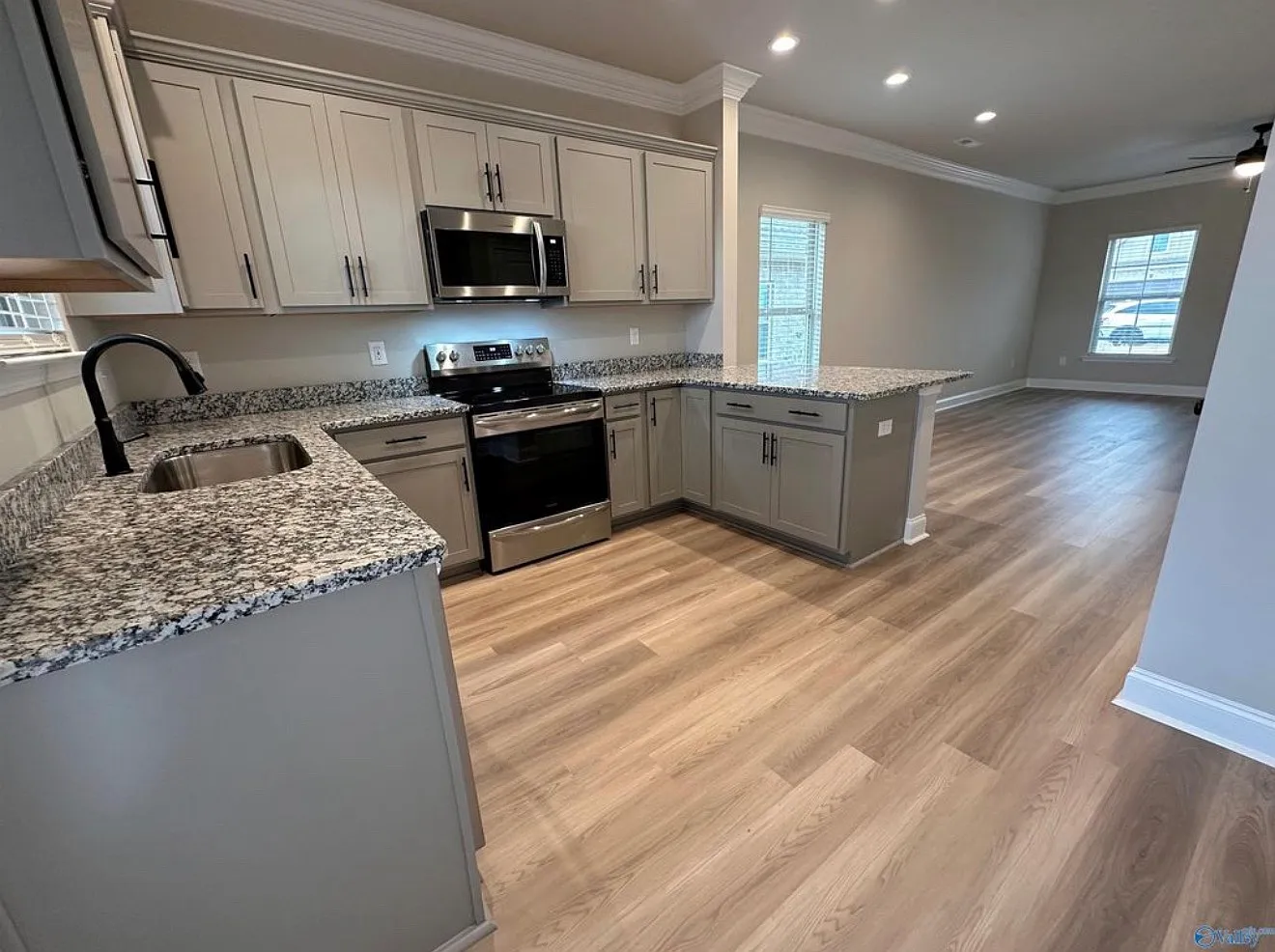 3 bed, 1475 sqft, $1,695 — Photo 2