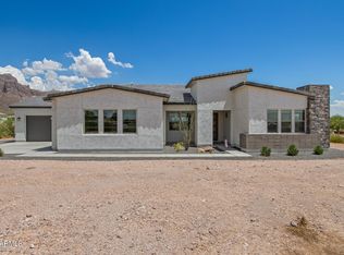 577 N Moon Rd, Apache Junction, AZ 85119