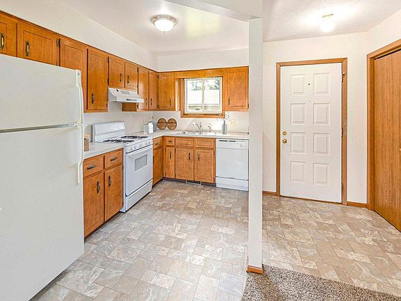 2nd image of 2965 Meadowview Dr