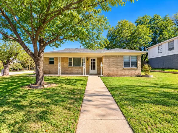 4028 Shawnee Trl, Lake Worth, TX 76135