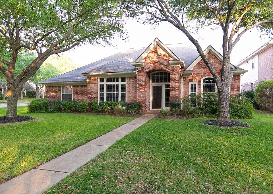 1st image of 2331 Plantation Bend Dr