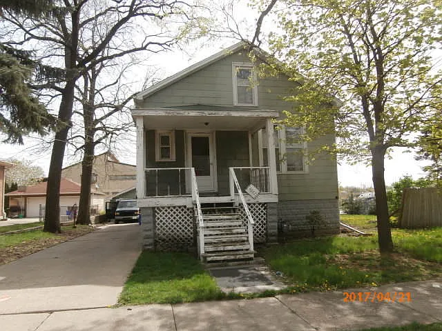 4647 Center Ave photo 1