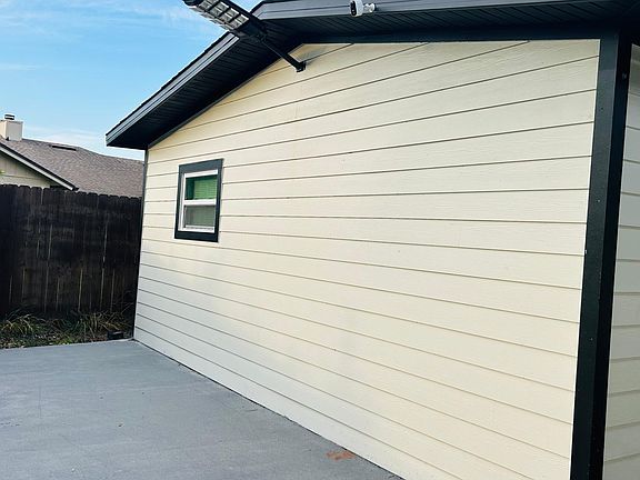 3rd image of 4544 Trescott Dr