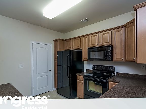 4th image of 899 Ivydale Ln