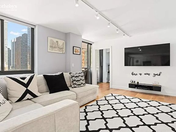 2nd image of 224 E 52nd St APT 18