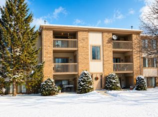 37422 Freedom Rd, Farmington, MI 48335