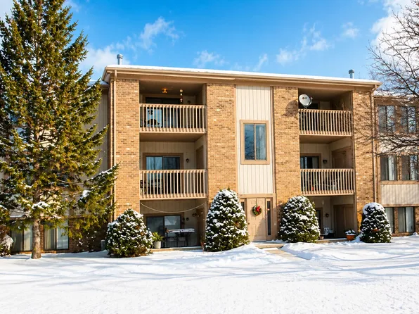 31722 Freedom Rd, Farmington, MI 48336