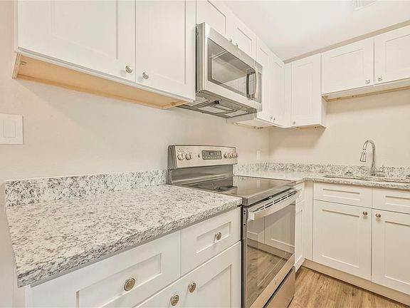 4th image of 7204 Harwick Dr