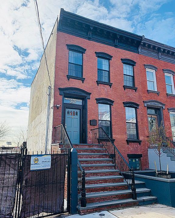 2nd image of 252 Princeton Ave