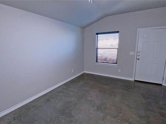 4th image of 300 Lowes Blvd #B