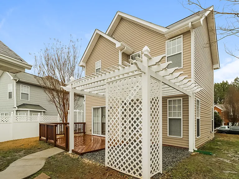 8153 Rolling Meadows Ln — Photo 17