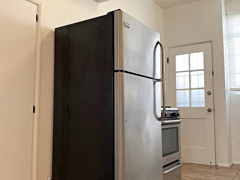 620 N Sweetzer Ave — Photo 10