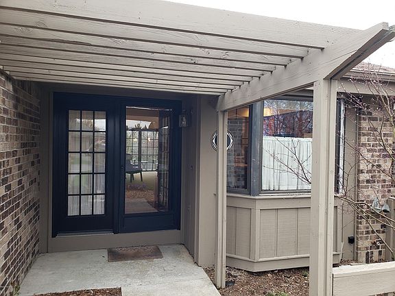 4th image of 3527 Eagle Bluff Dr NE